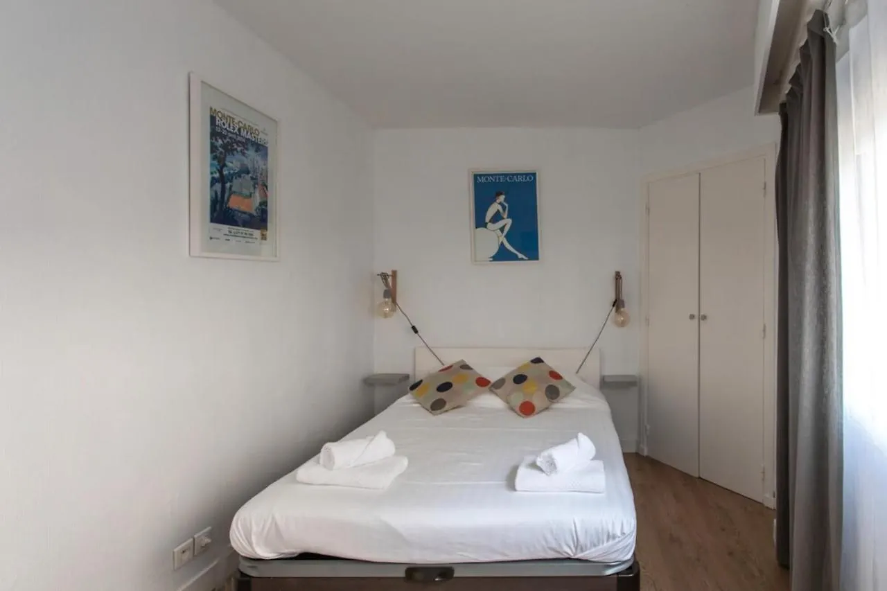 Air-Conditioned Furnished Apartment Ideal For Couples Nice