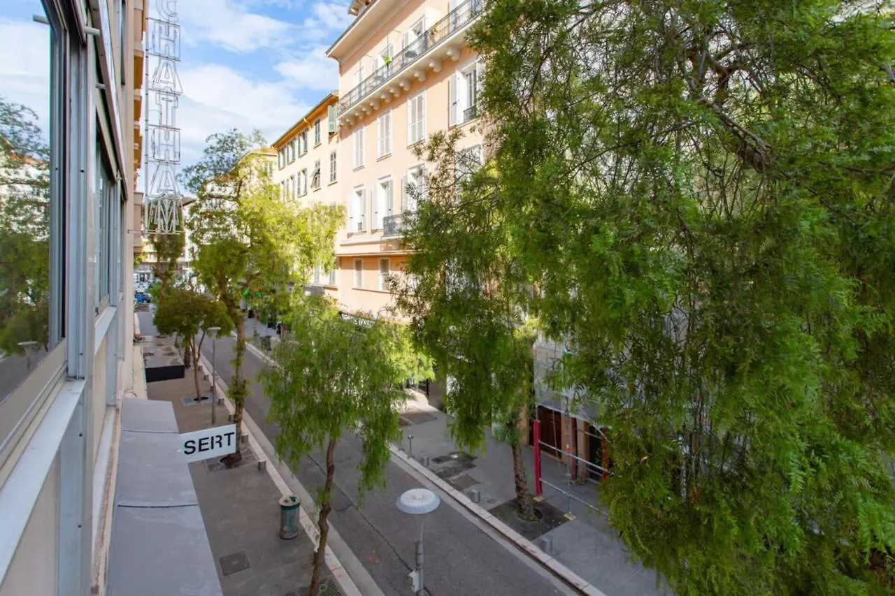 Air-Conditioned Furnished Apartment Ideal For Couples Nice